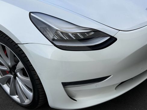 Used 2019 Tesla Model 3 Performance image 32