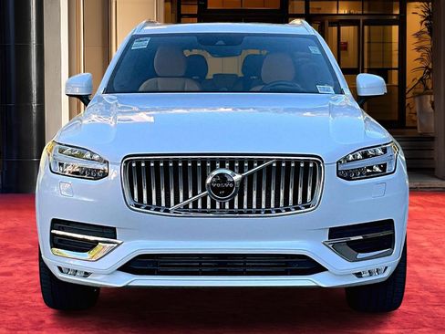 Used 2022 Volvo XC90 T6 Inscription w/ Advanced Package image 2