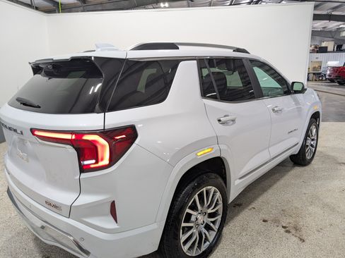 Used 2026 GMC Terrain Denali AWD/4WD image 3