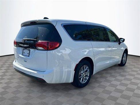 New 2026 Chrysler Voyager LX FWD image 4