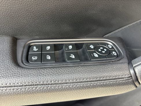 Used 2025 Porsche Cayenne E-Hybrid Coupe image 18