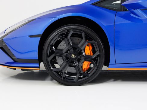 Used 2023 Lamborghini Huracan Tecnica RWD image 11