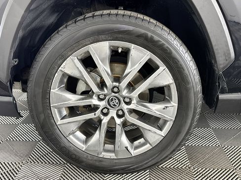 Used 2019 Toyota RAV4 XLE Premium image 37