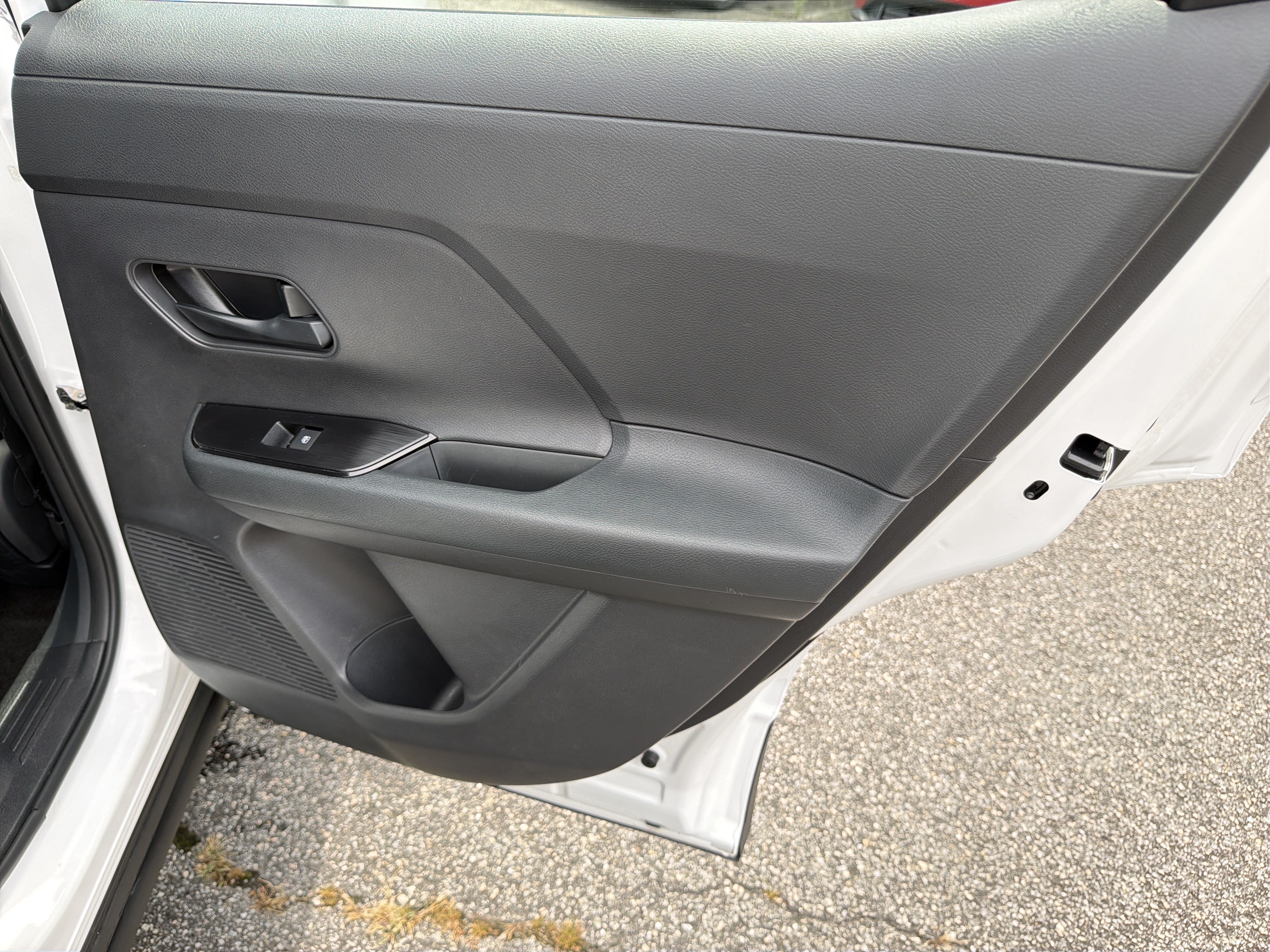 Used 2025 Nissan Kicks S FWD image 16