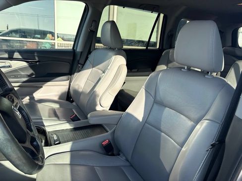 Used 2019 Honda Pilot Touring image 11