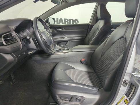 Used 2021 Toyota Camry SE image 7