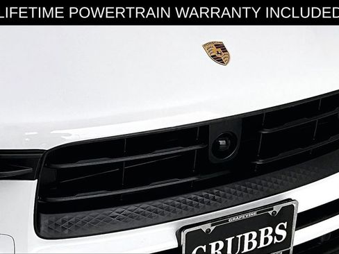 Used 2024 Porsche Macan w/ Premium Plus Package AWD/4WD image 39