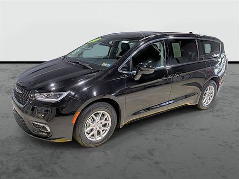 Used 2024 Chrysler Pacifica Touring-L FWD image 1