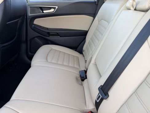 Used 2023 Ford Edge SEL image 16