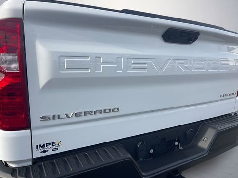 Used 2025 Chevrolet Silverado 1500 Custom Trail Boss AWD/4WD image 32