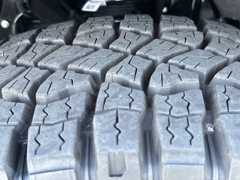 Certified 2024 Chevrolet Colorado ZR2 w/ Technology Package image 12