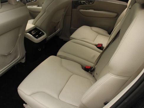 Used 2017 Volvo XC90 T6 Momentum AWD/4WD image 21