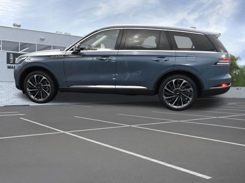 New 2026 Lincoln Aviator Reserve w/ Luxury Package AWD/4WD image 2