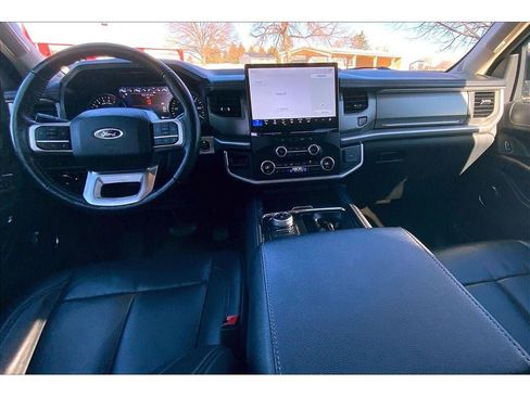 Used 2024 Ford Expedition Max XLT image 17