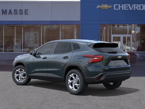 New 2026 Chevrolet Trax LS w/ LS Convenience Package FWD image 3