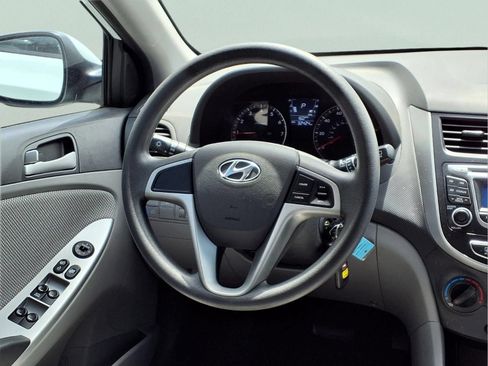 Used 2013 Hyundai Accent GS FWD image 13