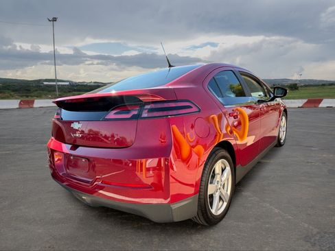 Used 2013 Chevrolet Volt w/ Enhanced Safety Package 1 FWD image 3