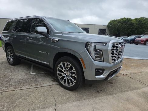 Used 2026 GMC Yukon Denali w/ Denali Reserve Package AWD/4WD image 7