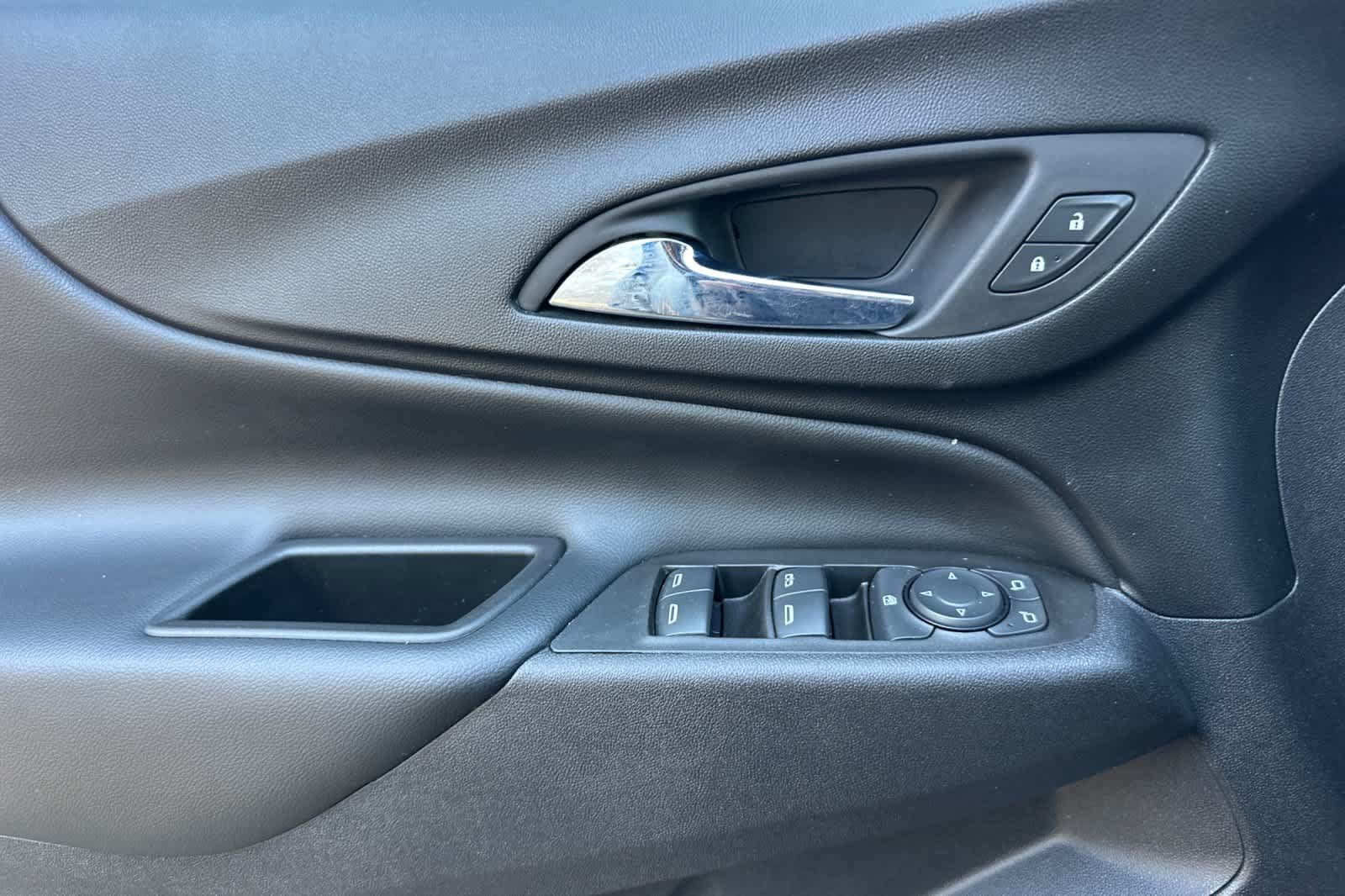 Used 2020 Chevrolet Equinox LT FWD image 10