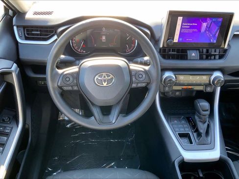 Used 2024 Toyota RAV4 XLE image 5