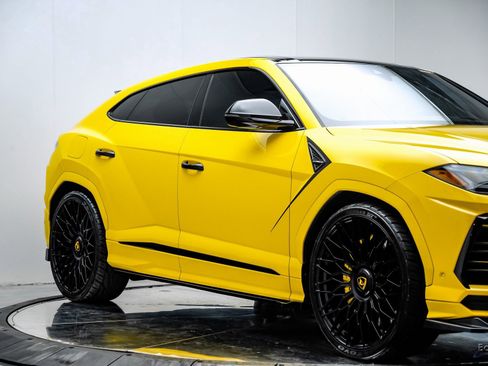 Used 2021 Lamborghini Urus image 28