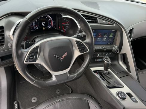 Used 2019 Chevrolet Corvette Stingray Coupe w/ 1LT RWD image 13
