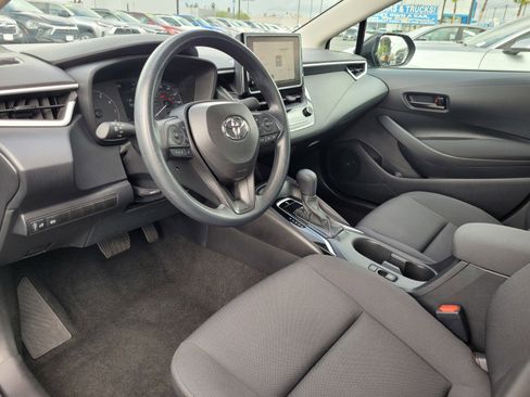 Used 2025 Toyota Corolla LE image 9