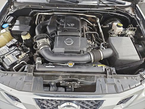 Used 2019 Nissan Frontier SL AWD/4WD image 23