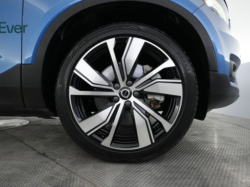 Used 2021 Volvo XC40 P8 Recharge w/ Advanced Package AWD/4WD image 19