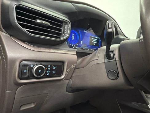 Used 2023 Ford Explorer Platinum w/ Technology Package image 34