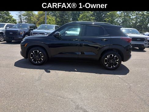 Used 2021 Chevrolet TrailBlazer LT w/ Convenience Package FWD image 2
