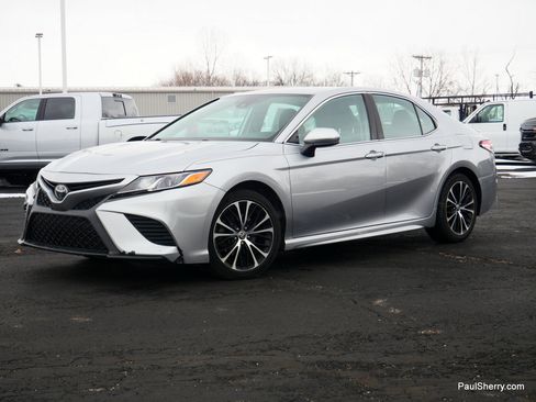 Used 2020 Toyota Camry SE image 7