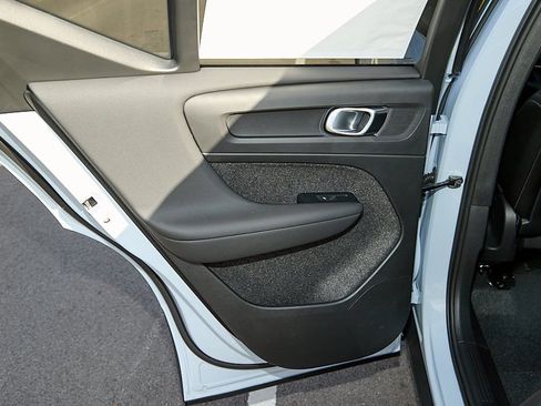 New 2026 Volvo XC40 B5 Plus w/ Protection Package Premier image 18