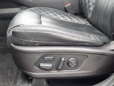 Certified 2022 Kia Sorento SX image 22