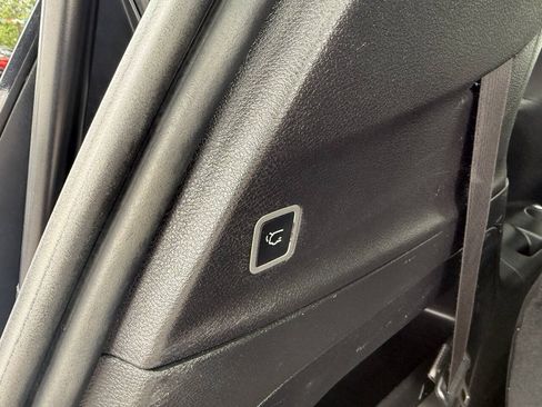 Used 2022 Chrysler Pacifica Touring-L w/ S Appearance Package FWD image 14
