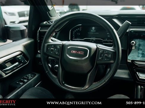 Used 2025 GMC Sierra 2500 AT4X image 26