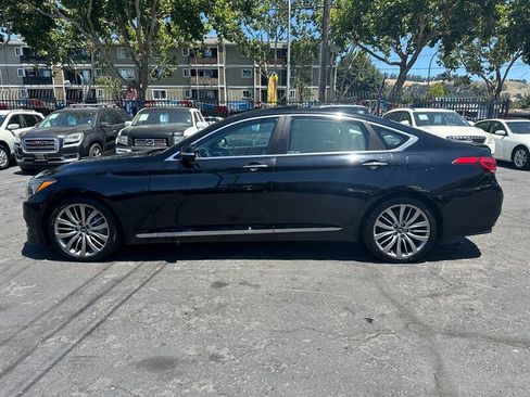 Used 2015 Hyundai Genesis 5.0 RWD image 8