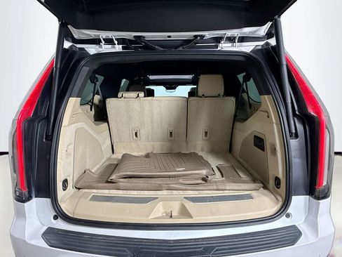 Used 2021 Cadillac Escalade ESV Premium Luxury w/ Driver Assist Tech Package image 31