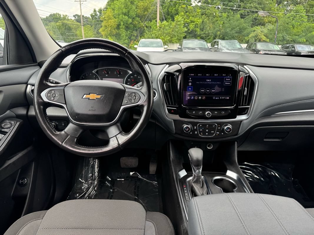 Used 2021 Chevrolet Traverse LT FWD image 24