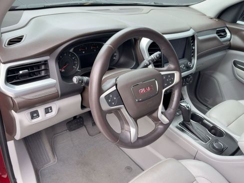 Used 2017 GMC Acadia SLT image 4