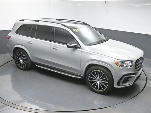 Used 2026 Mercedes-Benz GLS 450 4MATIC image 44