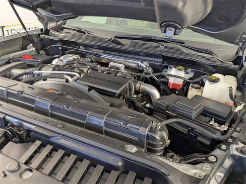 Used 2024 Chevrolet Silverado 2500 ZR2 w/ Technology Package image 37