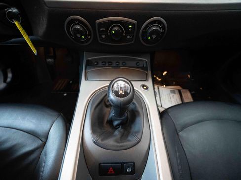 Used 2004 BMW Z4 2.5i RWD image 18