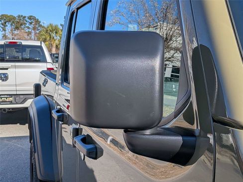 New 2026 Jeep Gladiator Sport AWD/4WD image 11