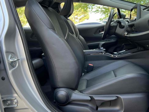 Used 2024 Toyota Prius XLE FWD image 36