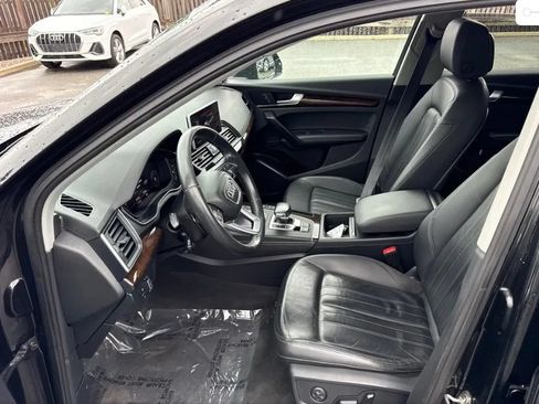 Used 2019 Audi Q5 2.0T Premium Plus w/ Premium Plus Package AWD/4WD image 2