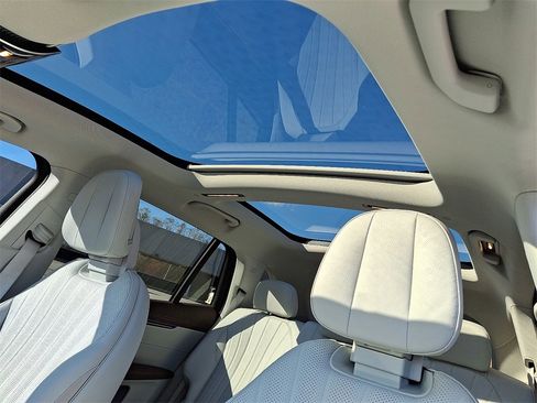 Certified 2023 Mercedes-Benz EQS 580 4MATIC SUV image 14