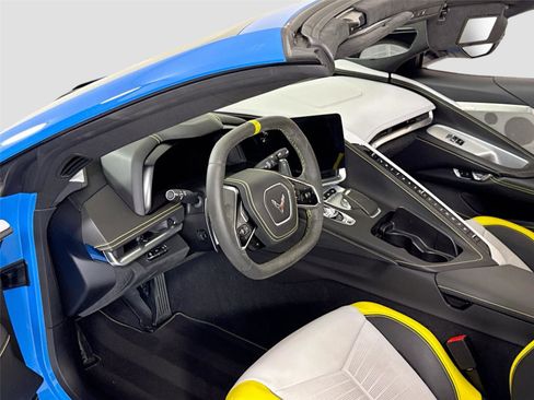 Used 2021 Chevrolet Corvette Stingray Premium Cpe w/ Z51 Performance Package RWD image 15