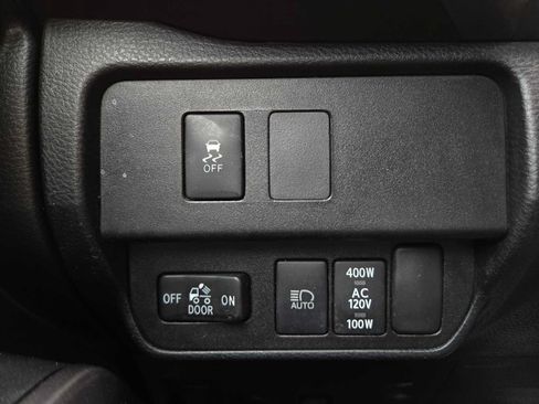 Used 2022 Toyota Tacoma TRD Off-Road AWD/4WD image 40