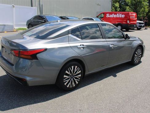 Used 2023 Nissan Altima 2.5 SV FWD image 7